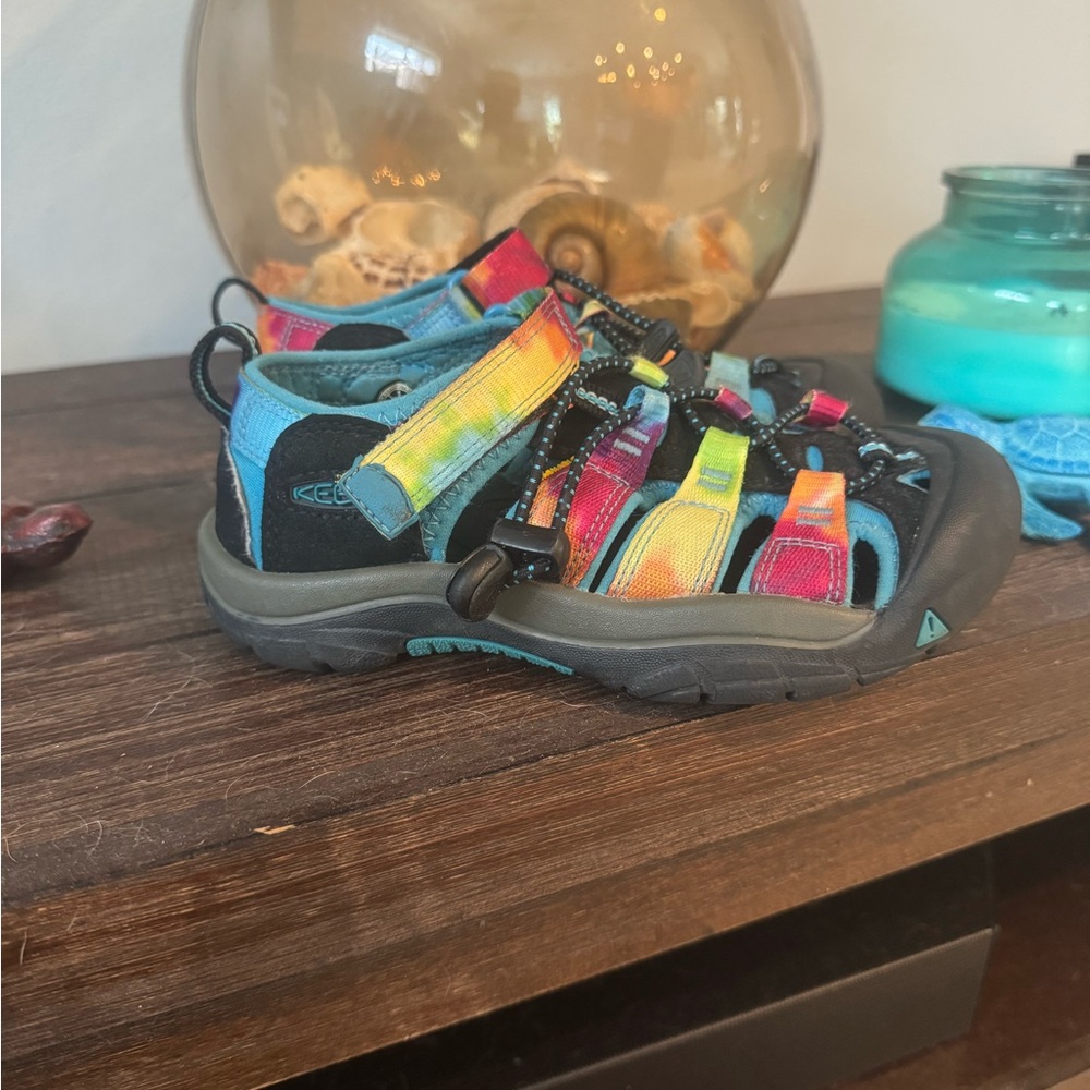 Keen water shoes size 1 toddler